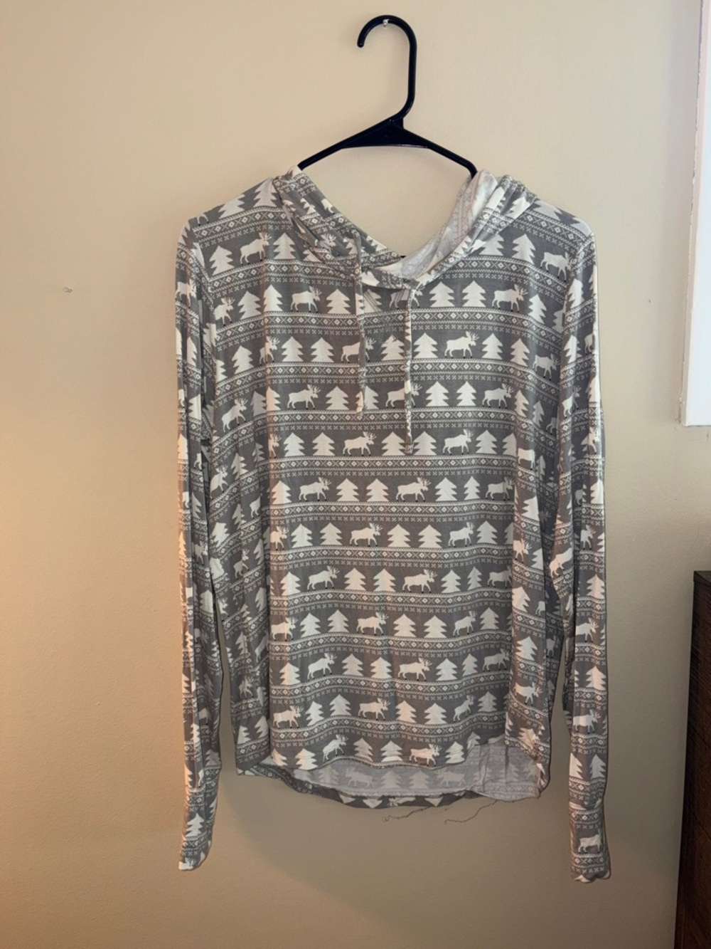 MeUndies Gray and White Festive Moose Hooded Pullover